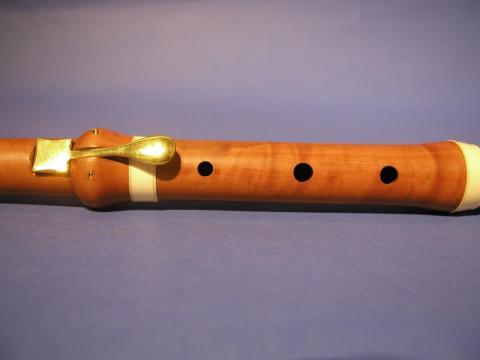 Английская флейта 19-го века из самшита (деталь)