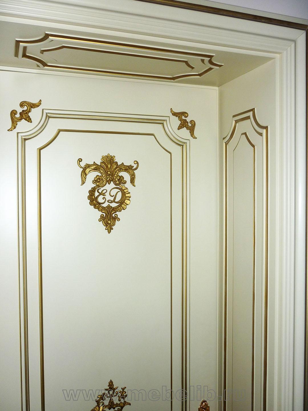 Двери – эмаль «слоновая кость» с золотой резьбой