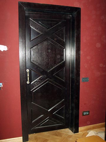 Оригинальные двери из массива дуба