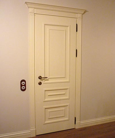 Межкомнатные двери – эмаль белая, массив дуба